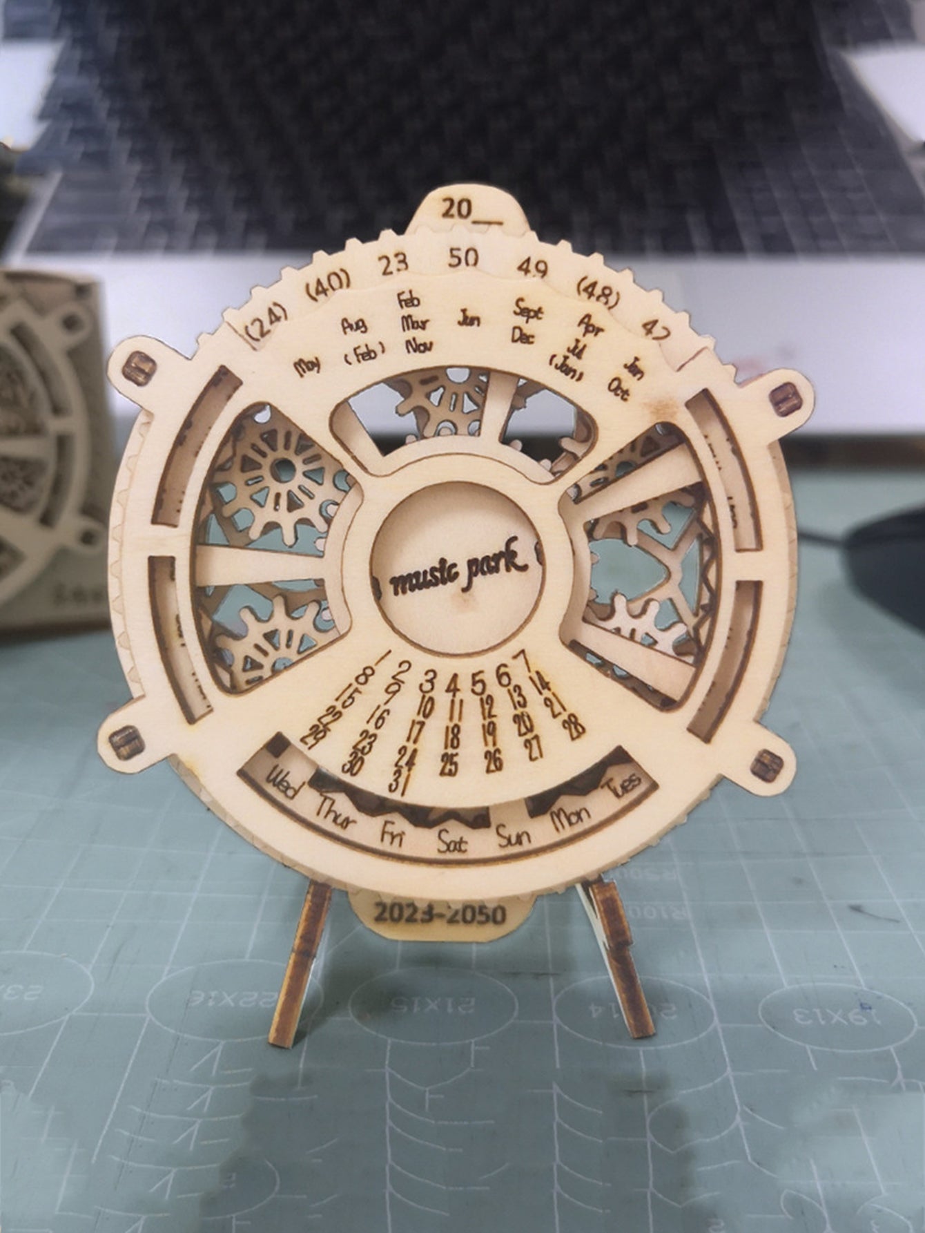 Factory wholesale Music Park 3D Wooden Puzzle Perpetual 3D Wooden Puzzle Calendar Mechanical Gears Toy Building Set Brain Teaser Games Engineering Toys model kits handmade
