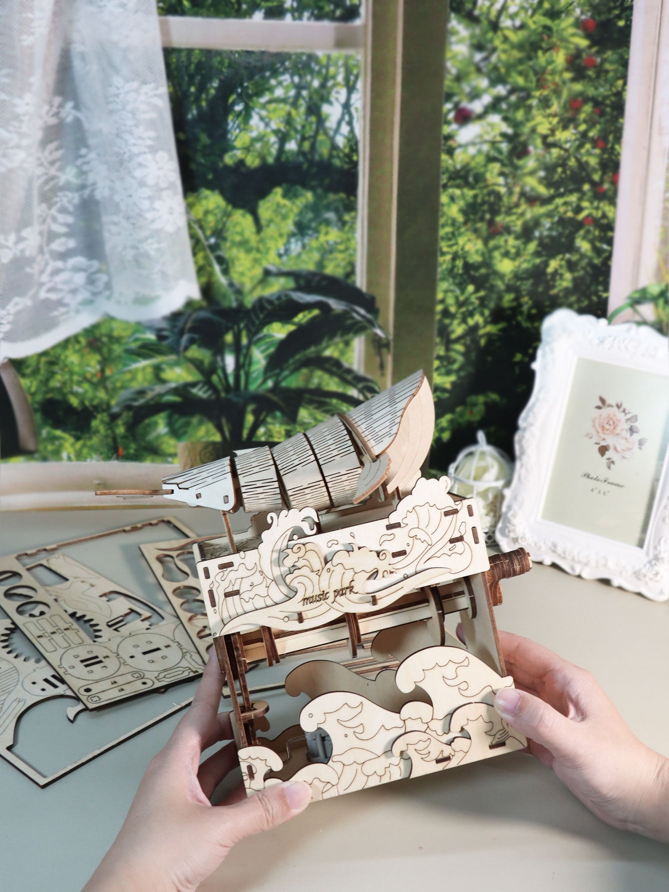 Factory wholesale 3d wooden puzzle Hand Whale music box Handmade Assembly Model kit Holidays birthdays