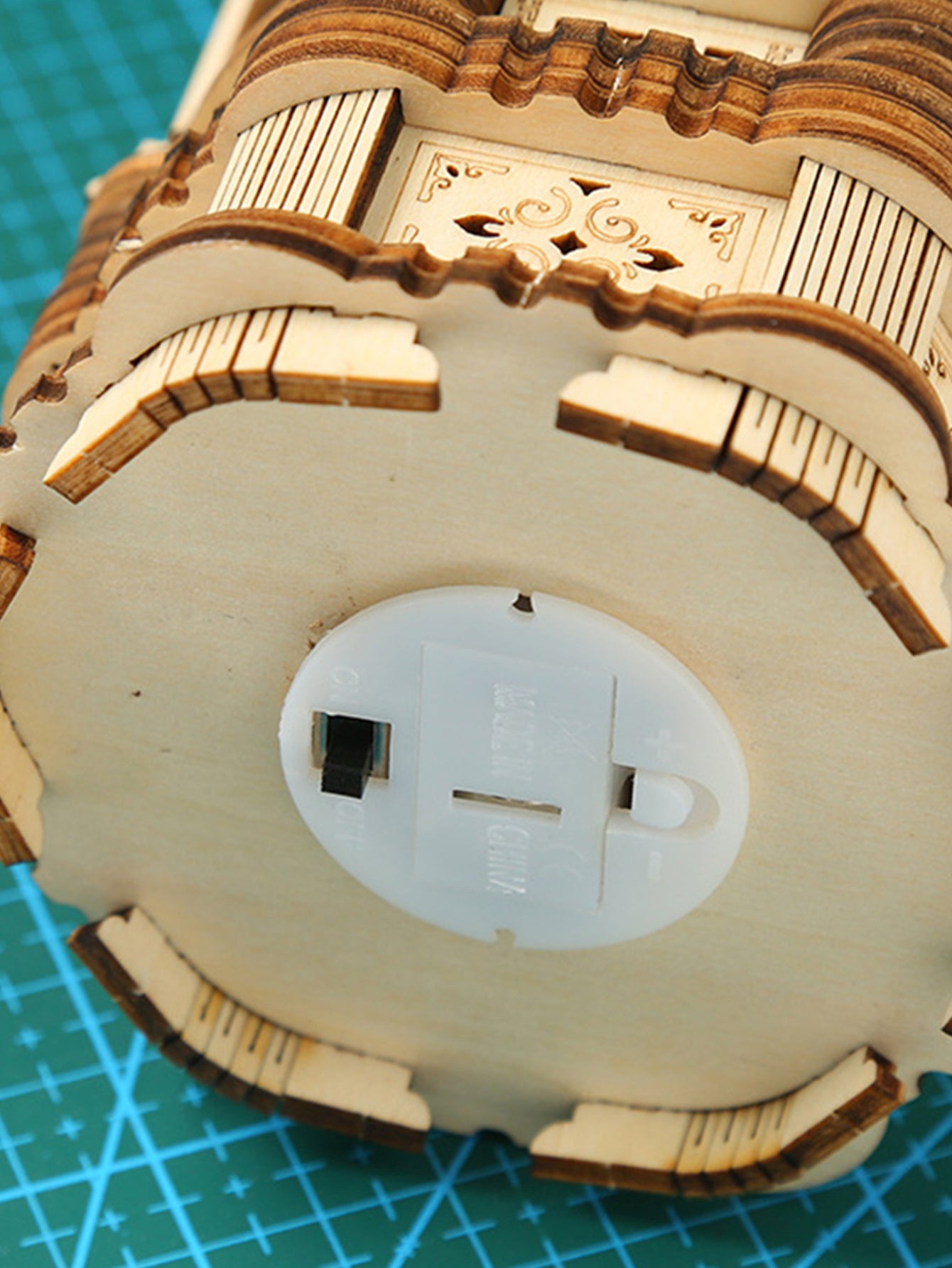 Factory wholesale Music Park 3D Wooden Puzzles DIY Rotating Vintage LED Lantern Hands-on Activity Desk Decor Gifts for Teens